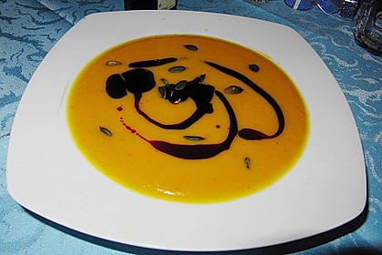 K&uuml;rbissuppe