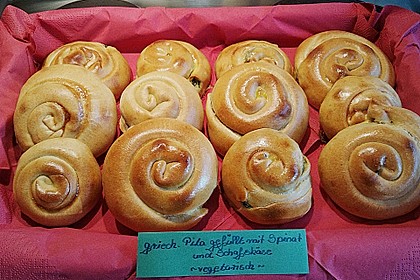 Griechische gef&uuml;llte Pita mit Spinat und Schafsk&auml;se 1