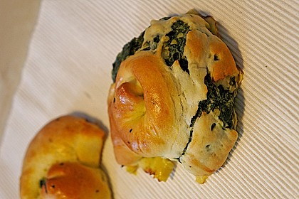Griechische gef&uuml;llte Pita mit Spinat und Schafsk&auml;se 9