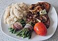 Pfeffersteak mit Prinzessbohnen an Blumenkohlp&uuml;ree