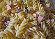 Nudelsalat mit Sauerrahm-Dressing