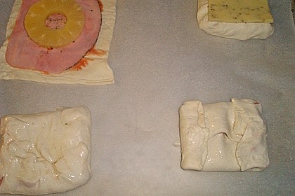 Bl&auml;tterteigtascherl nach Art von Pizza *Hawaii* 5