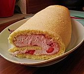 Biskuitrolle mit Erdbeerf&uuml;llung (Bild)