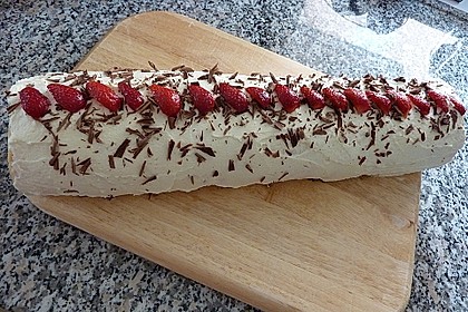 Biskuitrolle mit Erdbeerfüllung 19