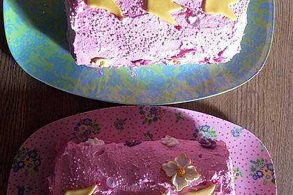 Biskuitrolle mit Erdbeerfüllung 23