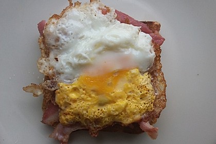Spiegelei auf Toast 3
