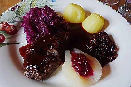 Rehr&uuml;cken mit  Rotweinsauce