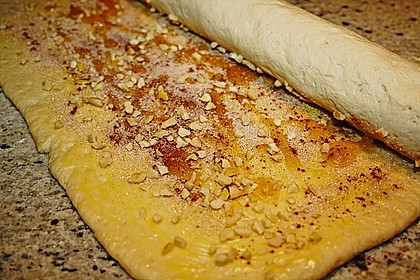 Zimtschnecken mit Honig und Mandeln 12
