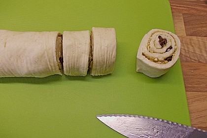 Zimtschnecken mit Honig und Mandeln 11