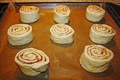 Zimtschnecken mit Honig und Mandeln 10
