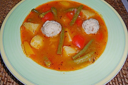 Bunter Bohnentopf mit K&auml;sekl&ouml;&szlig;chen
