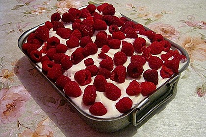 Mini-Windbeutel mit Milchmädchen-Quarkcreme und Himbeeren 9
