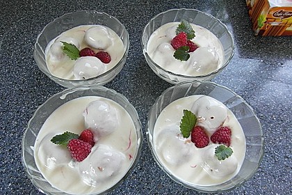 Mini-Windbeutel mit Milchmädchen-Quarkcreme und Himbeeren 19