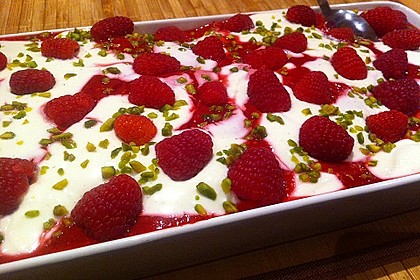 Mini-Windbeutel mit Milchmädchen-Quarkcreme und Himbeeren 11