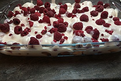 Mini-Windbeutel mit Milchmädchen-Quarkcreme und Himbeeren 21