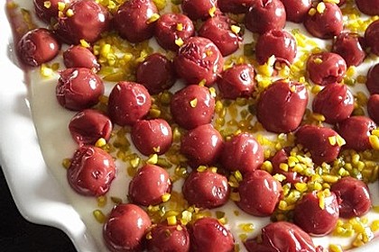 Mini-Windbeutel mit Milchmädchen-Quarkcreme und Himbeeren 18