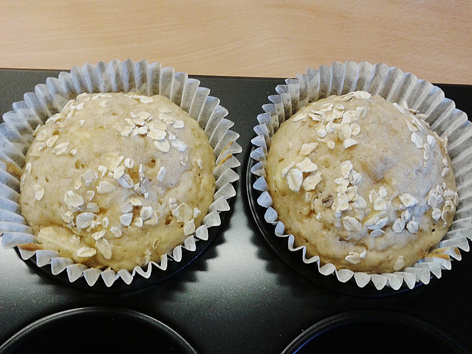 Leichte Apfel-Muffins mit Haferflocken und Zimt (Rezept mit Bild ...