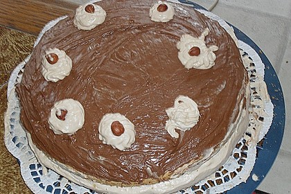 Nuss-Nougat Torte 2
