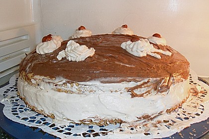 Nuss-Nougat Torte 4