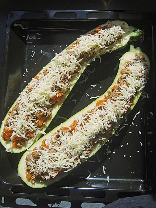 Gefüllte Riesen-Zucchini überbacken (Rezept mit Bild) | Chefkoch.de