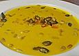 K&uuml;rbissuppe mit &Auml;pfeln, M&ouml;hren und Curry