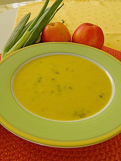 Apfel-Lauch Suppe mit Curry (Rezept mit Bild) von lalalalalalala ...