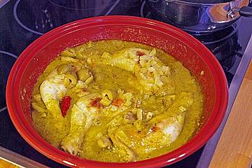 Hühner-Tajine mit eingelegter Zitrone und grünen Oliven