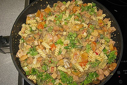 Bandnudeln mit K&uuml;rbis-Paprika-Champignons 1