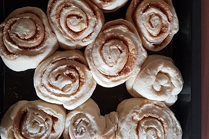 Cinnamon Rolls with Cream Cheese Frosting 129