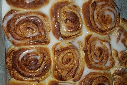 Cinnamon Rolls with Cream Cheese Frosting 160