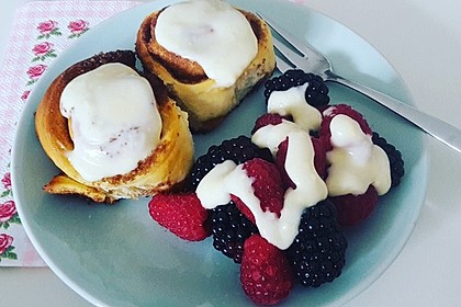 Cinnamon Rolls with Cream Cheese Frosting 122