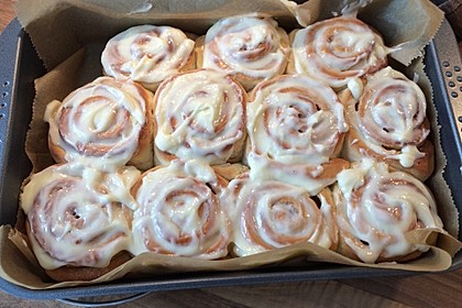 Cinnamon Rolls with Cream Cheese Frosting 133