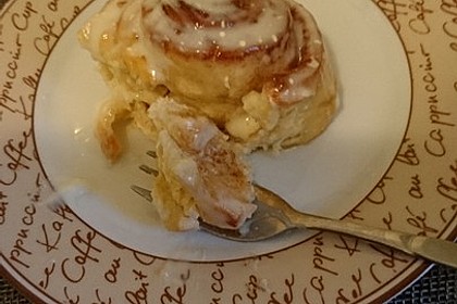 Cinnamon Rolls with Cream Cheese Frosting 131