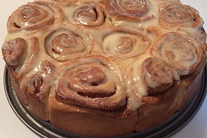 Cinnamon Rolls with Cream Cheese Frosting 127