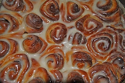 Cinnamon Rolls with Cream Cheese Frosting 110