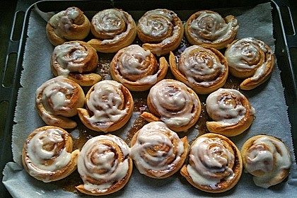 Cinnamon Rolls with Cream Cheese Frosting 111