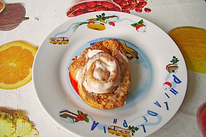 Cinnamon Rolls with Cream Cheese Frosting 163