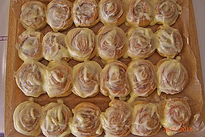 Cinnamon Rolls with Cream Cheese Frosting 76