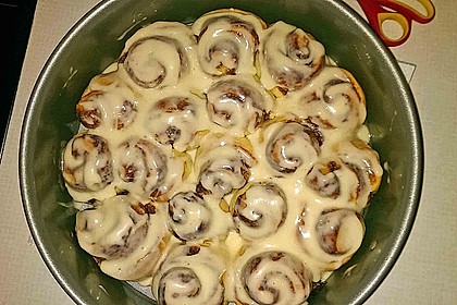 Cinnamon Rolls with Cream Cheese Frosting 144