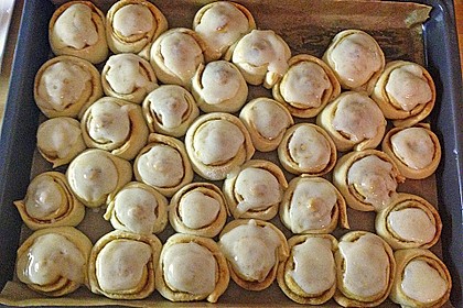 Cinnamon Rolls with Cream Cheese Frosting 159