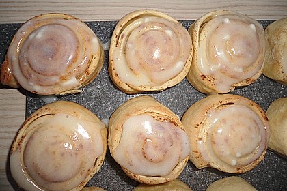 Cinnamon Rolls with Cream Cheese Frosting 114