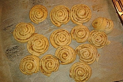 Cinnamon Rolls with Cream Cheese Frosting 167