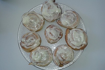 Cinnamon Rolls with Cream Cheese Frosting 171