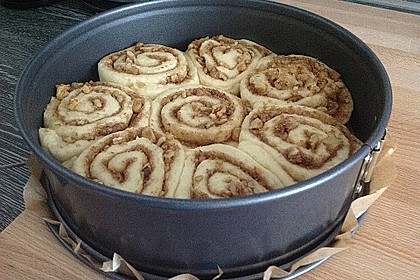Cinnamon Rolls with Cream Cheese Frosting 106