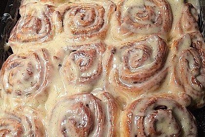 Cinnamon Rolls with Cream Cheese Frosting 165