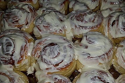 Cinnamon Rolls with Cream Cheese Frosting 161