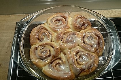 Cinnamon Rolls with Cream Cheese Frosting 186