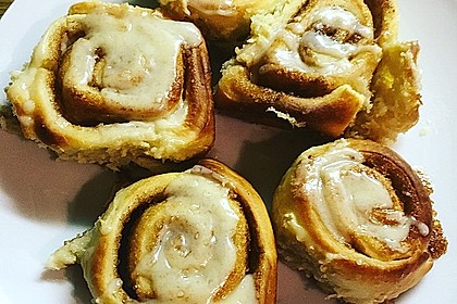 Cinnamon Rolls with Cream Cheese Frosting 187