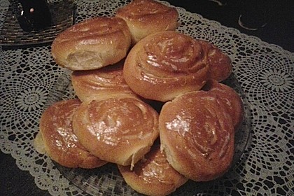 Cinnamon Rolls with Cream Cheese Frosting 142
