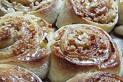 Cinnamon Rolls with Cream Cheese Frosting 149